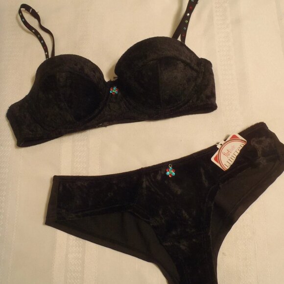 FLIRTITUDE 34A Underwire Bra Size 5/S Le Velvet Brazilian Panty NWT - Picture 1 of 5